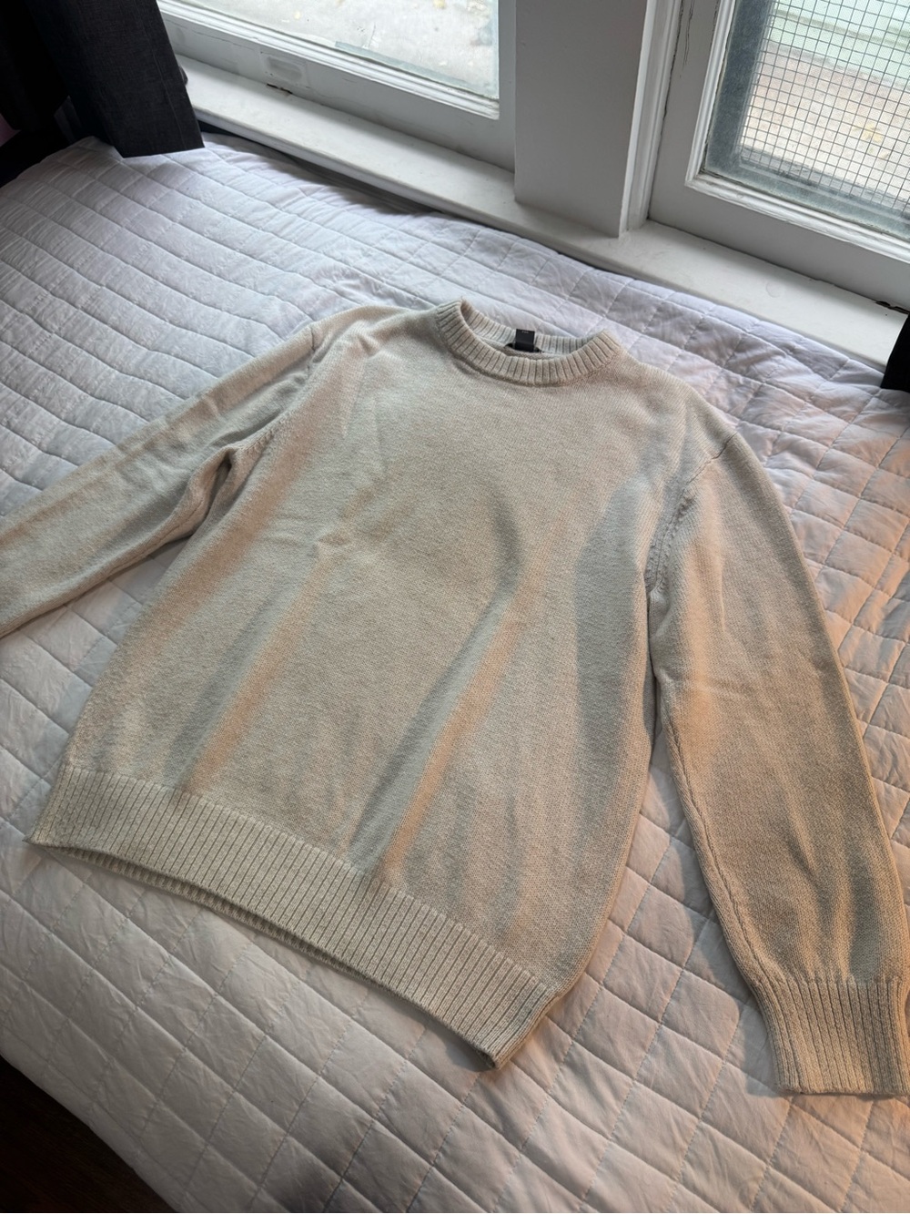 Creme H&M Size M Knit Sweater